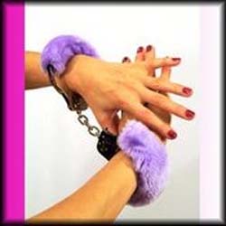 FURRY LOVE CUFFS PURPLE